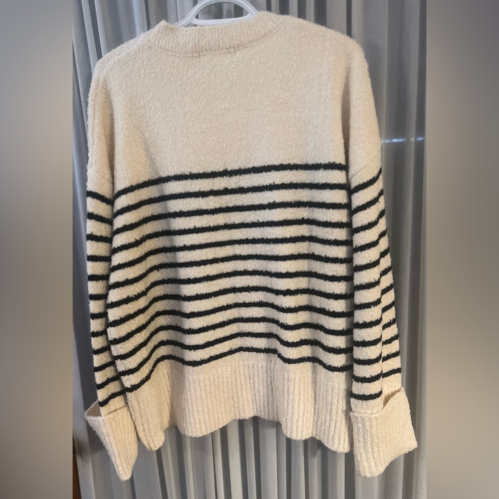 NWT/ LILLUSORY LADIES GORGEOUS SWEATER, SIZE L - Picture 4 of 4